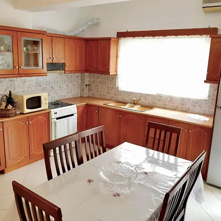 Veli Apartment *